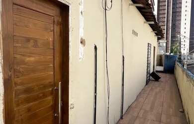 Imagem: A casa possui 2 Dormitórios, 2 Banheiros, 60m² de Área, Imóvel