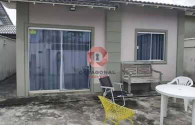 Imagem: A casa possui 2 Dormitórios, 1 Banheiro, 2 Vagas na garagem