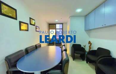 Imagem: O depósito possui 1 Vaga na garagem, 40m² de Área e está