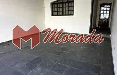 Imagem: A casa possui 3 Dormitórios, 3 Banheiros, 2 Vagas na garagem