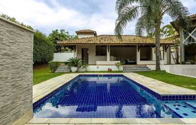 Imagem: A casa em condomínio possui 4 Dormitórios, 5 Banheiros, 4