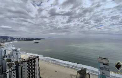 Imagem: O apartamento possui 4 Dormitórios, 4 Banheiros, 5 Vagas na