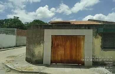 Imagem: A casa possui 2 Dormitórios, 1 Banheiro, 1 Vaga na garagem