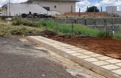 Imagem: O terreno possui 360m² de Área e está localizado em Jardim