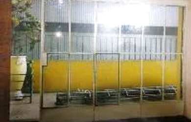 Imagem: O depósito possui 5 Vagas na garagem, 100m² de Área e está