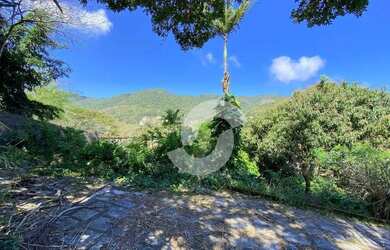 Imagem: O terreno possui 2.766m² de Área e está localizado em Itaipu