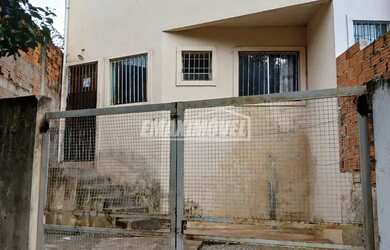 Imagem: A casa possui 2 Dormitórios, 2 Banheiros, 1 Vaga na garagem