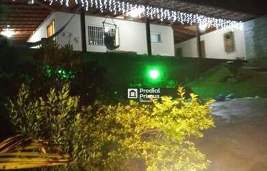 Imagem: A casa possui 2 Dormitórios, 2 Banheiros, 180m² de Área