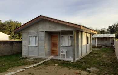 Imagem: A casa possui 2 Dormitórios, 1 Banheiro, 45m² de Área e