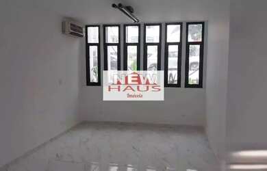 Imagem: O depósito possui 1 Vaga na garagem, 100m² de Área e está