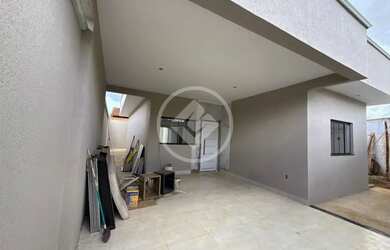 Imagem: A casa possui 3 Dormitórios, 2 Banheiros, 100m² de Área e