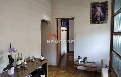 Imagem: A casa possui 5 Dormitórios, 2 Banheiros, 1 Vaga na garagem