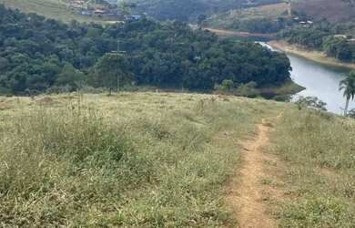 Imagem: A fazenda possui 72.000m² de Área e está localizado em Piracaia