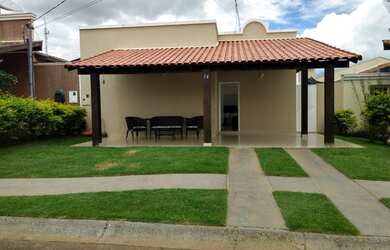 Imagem: A casa em condomínio possui 3 Dormitórios, 3 Banheiros, 2