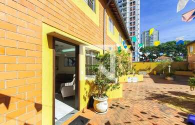 Imagem: A casa em condomínio possui 3 Dormitórios, 2 Banheiros, 2