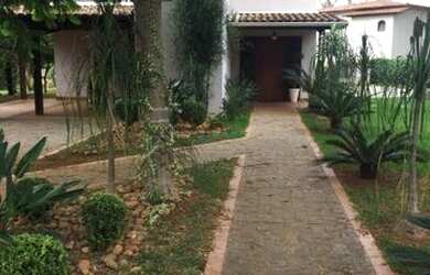 Imagem: A casa em condomínio possui 3 Dormitórios, 3 Banheiros, 2