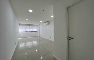 Imagem: O depósito possui 33m² de Área e está localizado em Paralela