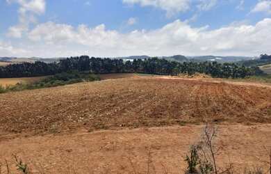 Imagem: A fazenda possui 1m² de Área e está localizado em Centro