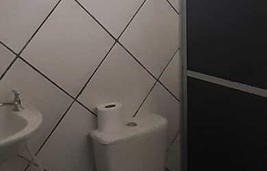 Imagem 4: Aluga-se esta casa. Varanda, Área de serviço, 1 Banheiroe1 Dormitório