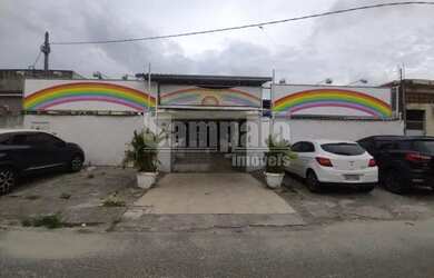 Imagem: A casa para alugar possui 2 Banheiros e 77m² de Área e está