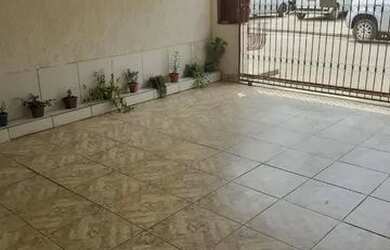 Imagem 3: Vendo essa casa na frente da policlínica Barral Barral