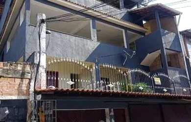 Imagem: A casa possui 4 Dormitórios, 2 Banheiros, 1 Vaga na garagem