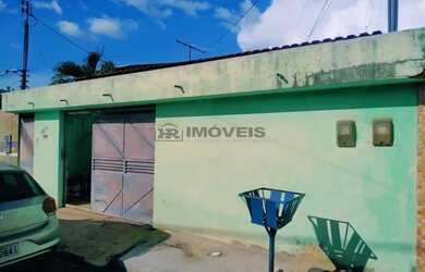 Imagem: A casa possui 2 Dormitórios, 1 Banheiro, 1 Vaga na garagem