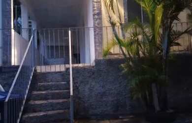 Imagem: A casa possui 1 Dormitório, 1 Banheiro e está localizado