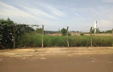 Imagem: A chácara possui 5.752m² de Área e está localizado em Lins