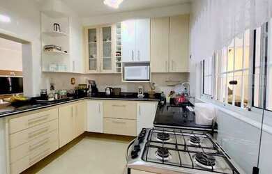 Imagem: A casa possui 3 Dormitórios, 1 Banheiro e 150m² de Área e