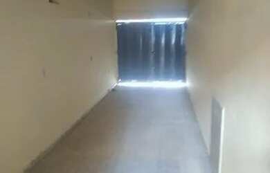 Imagem: A casa possui 3 Dormitórios, 2 Banheiros e 2 Vagas na garagem