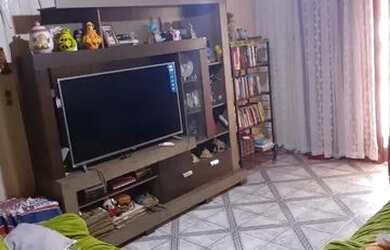 Imagem 4: Vendo essa casa na frente da policlínica Barral Barral