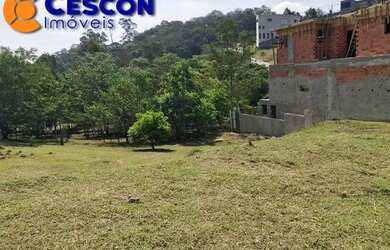 Imagem: O terreno possui 501m² de Área e está localizado em Quintas