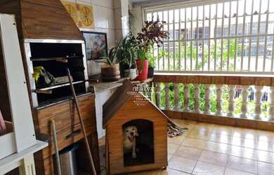 Imagem: A casa possui 5 Dormitórios, 3 Banheiros, 2 Vagas na garagem