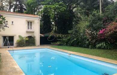 Imagem: A casa em condomínio possui 5 Dormitórios, 5 Banheiros, 5