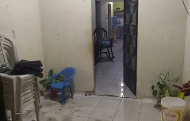 Imagem: A casa possui 3 Dormitórios, 1 Banheiro e está localizado