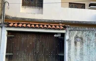 Imagem: A casa possui 5 Dormitórios, 3 Banheiros, 280m² de Área e