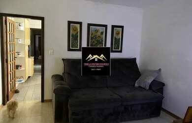 Imagem: A casa possui 2 Dormitórios, 2 Banheiros, 2 Vagas na garagem