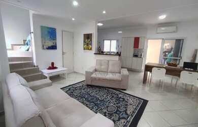 Imagem: A casa em condomínio possui 3 Dormitórios, 2 Banheiros, 1