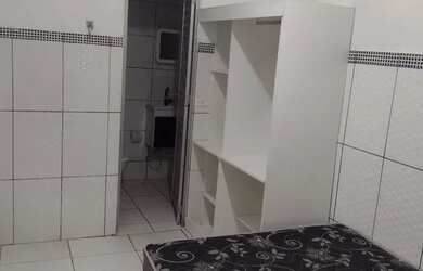 Imagem: A kitnet possui 1 Dormitório, 1 Banheiro e está localizado