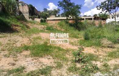 Imagem: O terreno possui 380m² de Área e está localizado em Vila