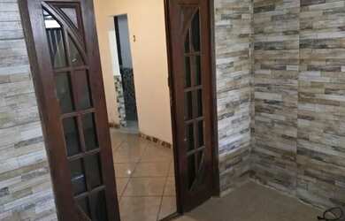 Imagem: A casa possui 2 Dormitórios, 1 Banheiro, 60m² de Área e