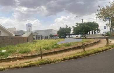 Imagem: O terreno possui 572m² de Área e está localizado em Villa