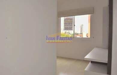 Imagem 10: Amplo apartamento semimobiliado com sacada no Novo Mundo