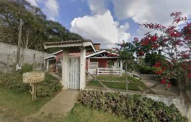 Imagem: A casa à venda possui 3 Dormitórios, 5 Banheiros, 2 Vagas