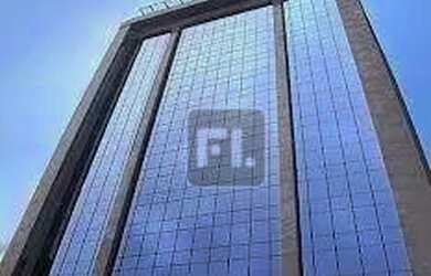 Imagem: O depósito possui 3 Vagas na garagem, 115m² de Área e está