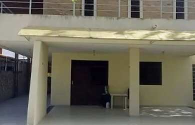 Imagem: A casa possui 5 Dormitórios, 5 Banheiros, 5 Vagas na garagem