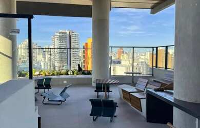 Imagem: O apartamento possui 1 Dormitório, 1 Banheiro, 1 Vaga na garagem