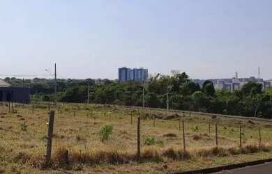 Imagem: O terreno possui 500m² de Área e está localizado em Shopping