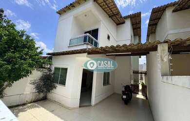 Imagem: A casa possui 3 Dormitórios, 3 Banheiros, 2 Vagas na garagem